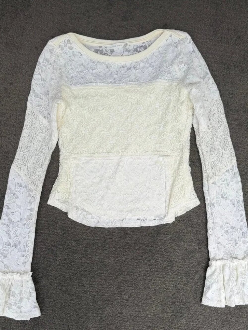 Altar'd State Cream Floral Lace Long Sleeve Bell Cuff Top HF26C938 Womens M